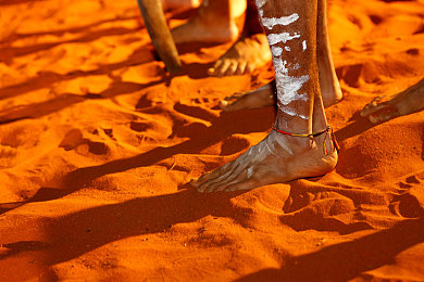 Evelynlin雙槍大戰(zhàn)黑人：女子雙槍大戰(zhàn)，街頭英勇護珠寶-2