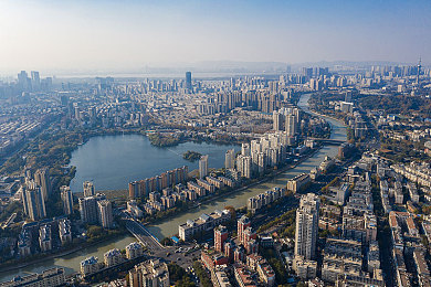 18歲禁止軟件：網(wǎng)絡(luò)凈化新規(guī)，護(hù)航青少年成長(zhǎng)