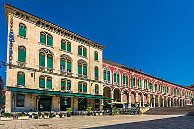 ass富婆肉體dyis濃密蔭毛：神秘世界探險(xiǎn)記