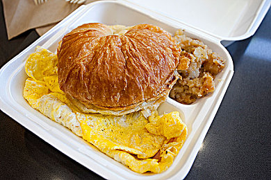 18+火影:神秘火影現(xiàn)世,鳴人新伙伴引熱議-1